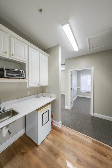 More Photos Of 1275 Shiloh Rd, Kennesaw Office Residential For Sale