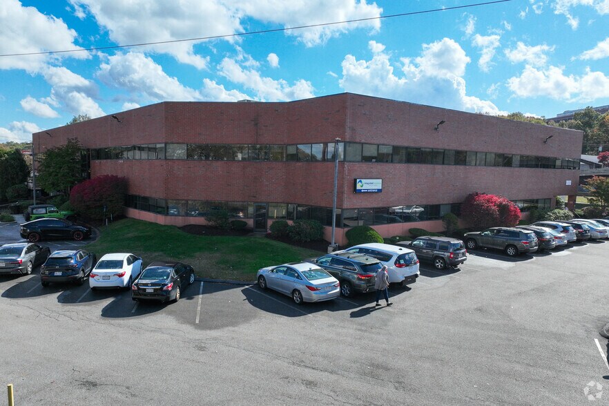 More Photos Of 1881 Worcester Rd, Framingham Office For Sale