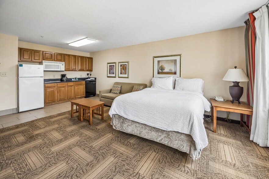 More Photos Of 10750 Gessner Rd, Houston Hotel For Sale