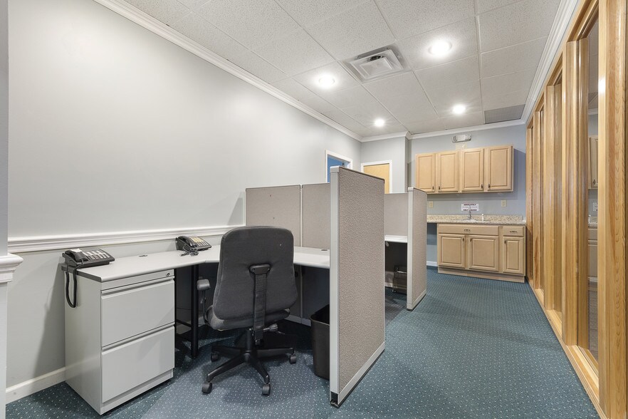 More Photos Of 188 E Bergen Pl, Red Bank Office For Sale