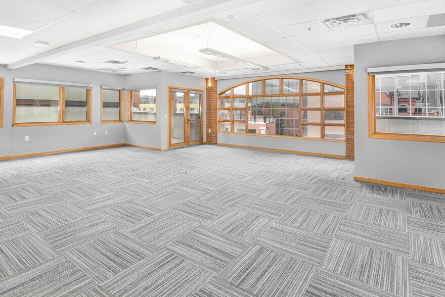 More Photos Of 1033-1037 Walnut St, Boulder Loft Creative Space For Sale