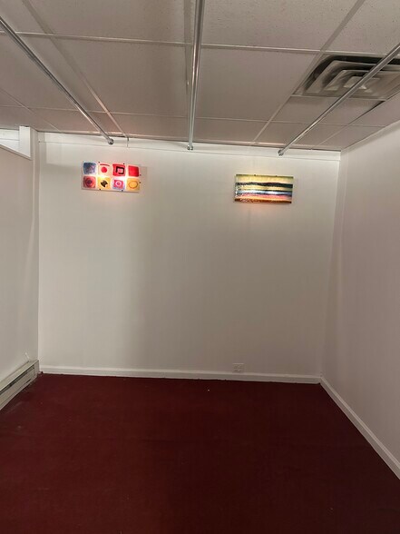 More Photos Of 101-103 W 17th St, New York Storefront Retail Residential For Lease