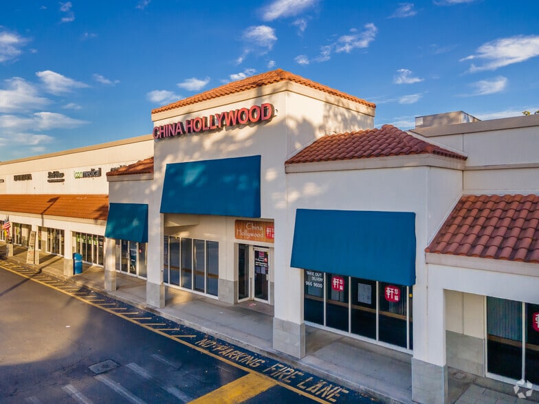 More Photos Of 3599 Hollywood Blvd, Hollywood Unknown For Lease