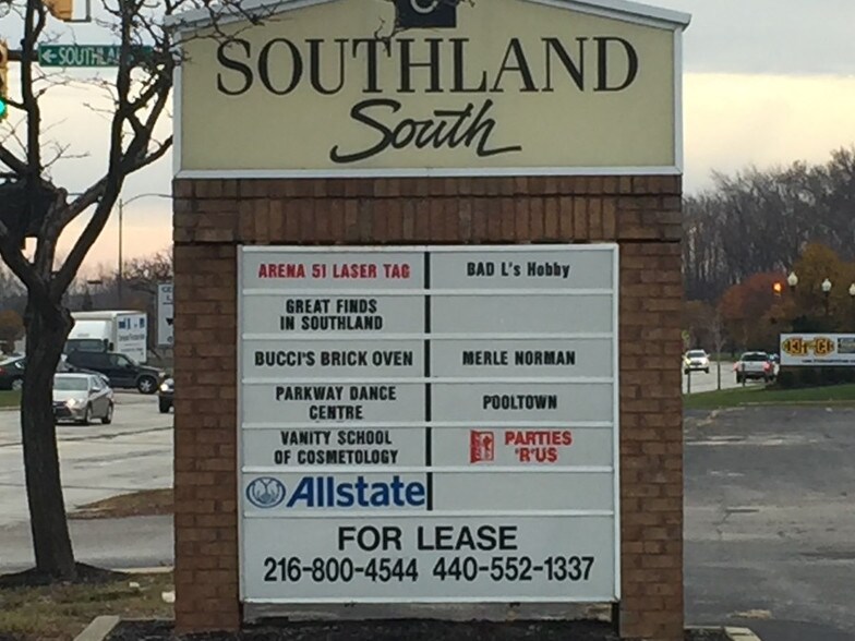 More Photos Of 13365 Smith Rd, Middleburg Heights Unknown For Lease