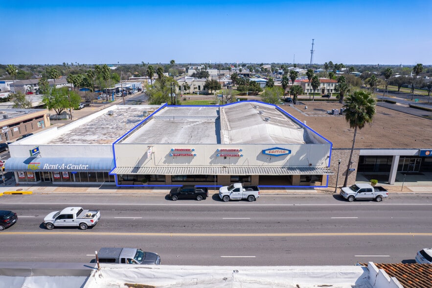 More Photos Of 922 N Conway Ave, Mission Storefront For Lease