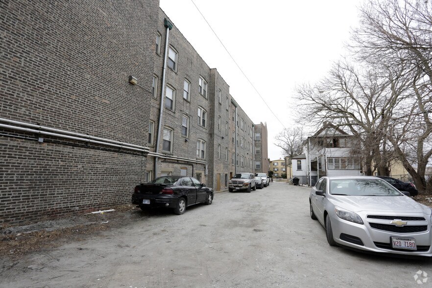 More Photos Of 7825-27 South Shore Dr, Chicago Apartments For Sale