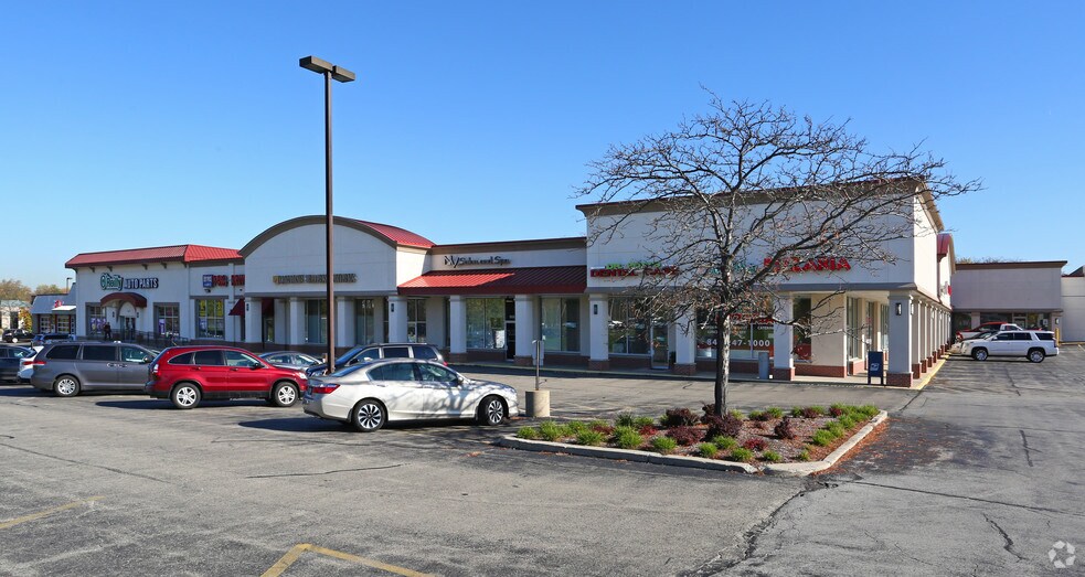 More Photos Of 908-914 S Milwaukee Ave, Libertyville Unknown For Lease
