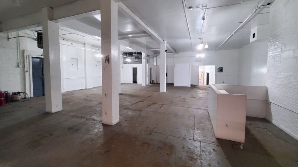 More Photos Of 161 Jamaica Ave, Brooklyn Storefront Retail Office For Lease