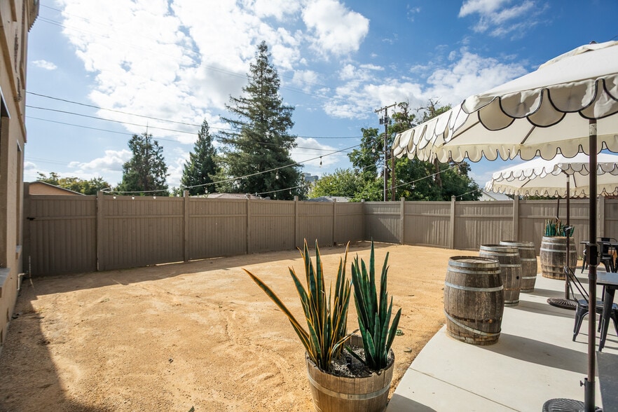 More Photos Of 479 B St, Biggs Storefront Retail Office For Sale