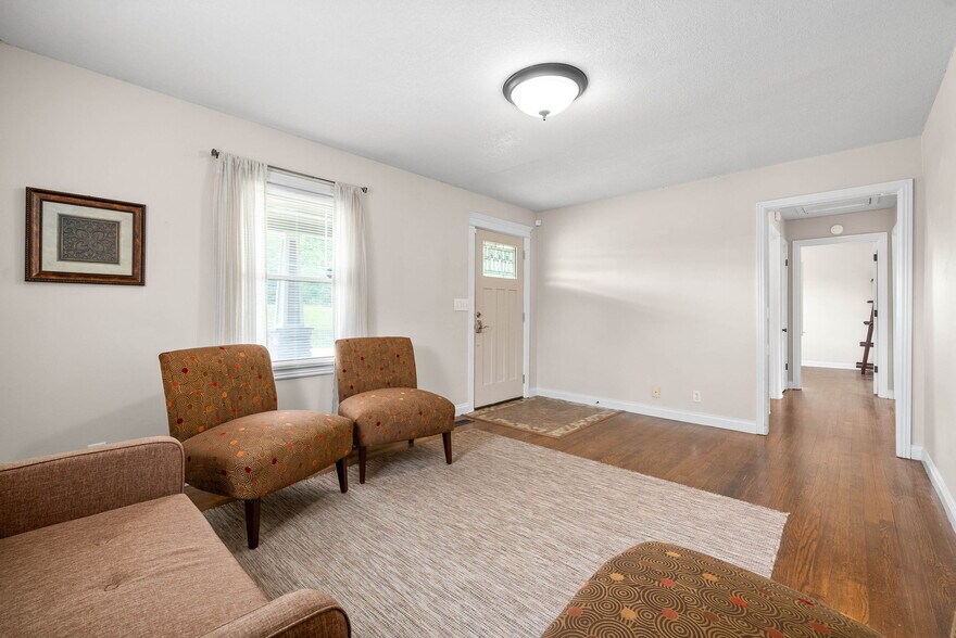 More Photos Of 1662 Golf Club Ln, Clarksville Office For Sale