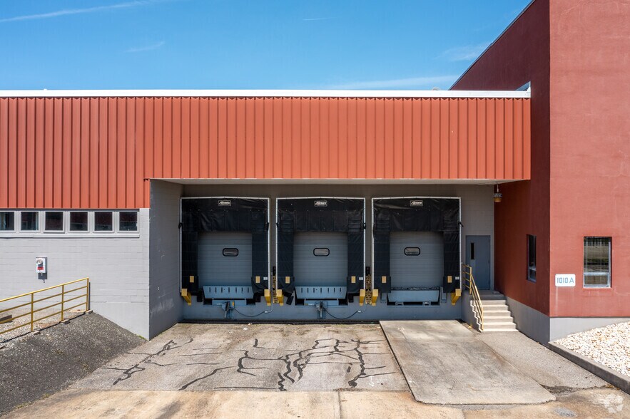 More Photos Of 1010-1080 Atlantic St, Bridgeport Manufacturing For Lease