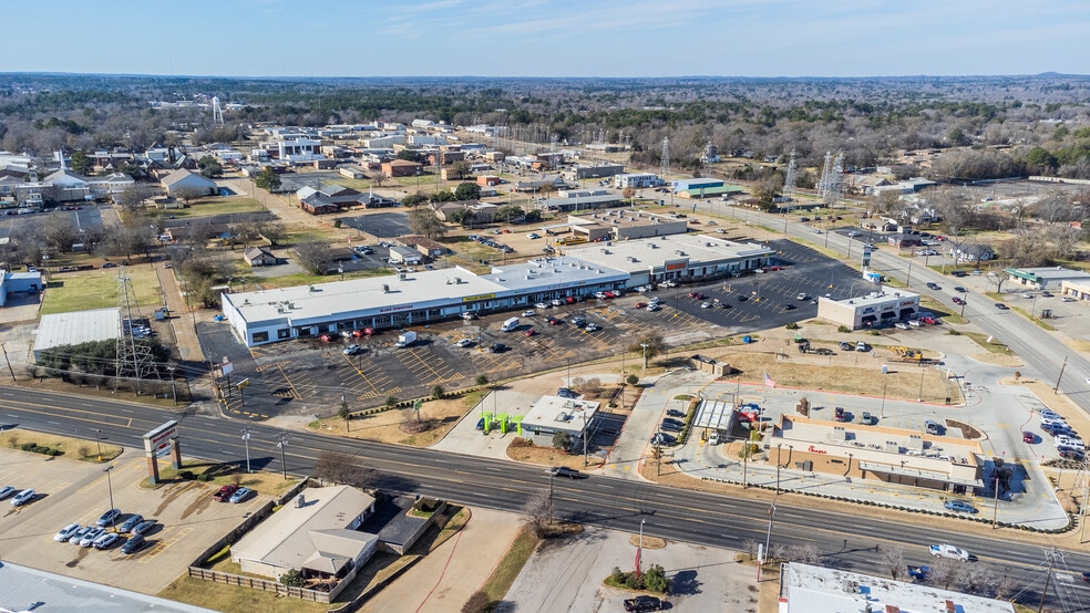 More Photos Of 98-110 Midtown Dr, Kilgore Unknown For Lease