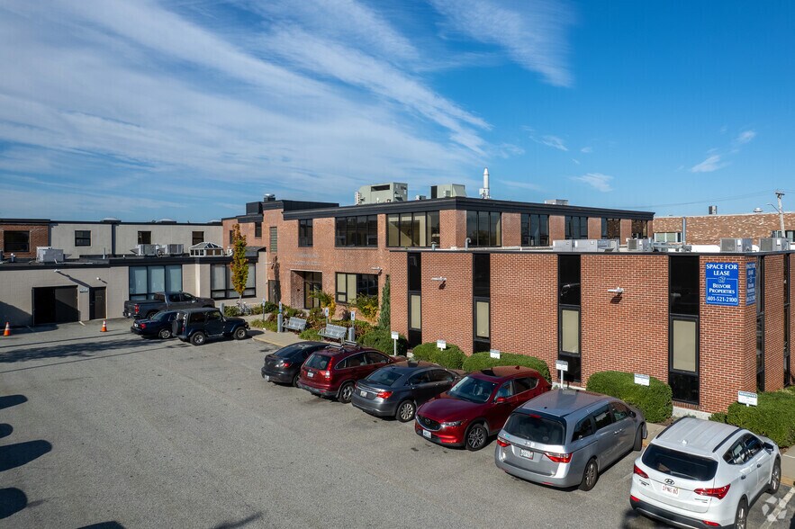 Primary Photo Of 717 Allens Ave, Providence Medical For Lease