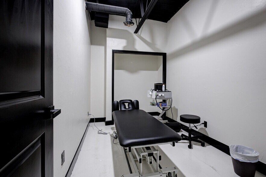 More Photos Of 6500 N Meridian Ave, Oklahoma City Medical For Sale