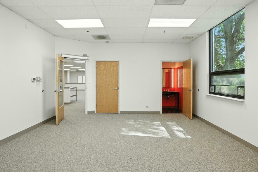 More Photos Of 8130 River Dr, Morton Grove Warehouse For Sale