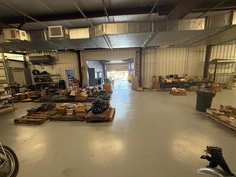 More Photos Of 1454 Oday Rd, Pearland Light Manufacturing For Sale