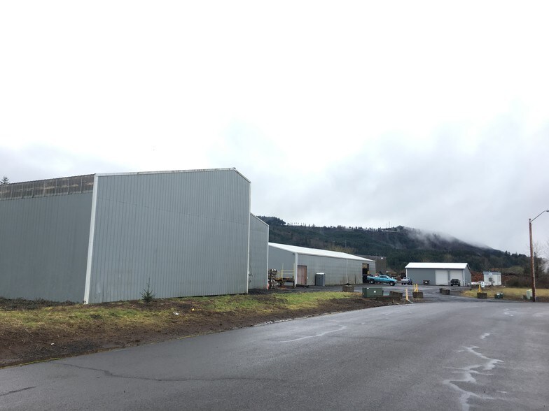 More Photos Of 2180-2200 Apple Loop, Lyons Warehouse For Lease