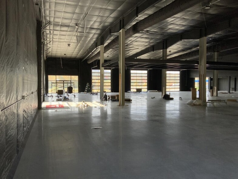 More Photos Of 141 Luther Seiber Blvd, Pioneer Sports And Entertainment For Sale