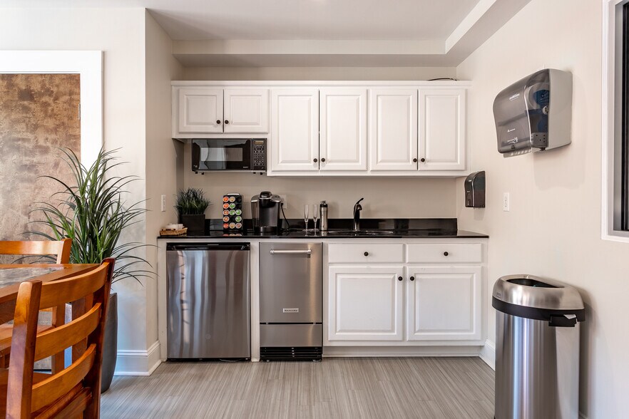 More Photos Of 105 E Center St, Mebane Office For Lease