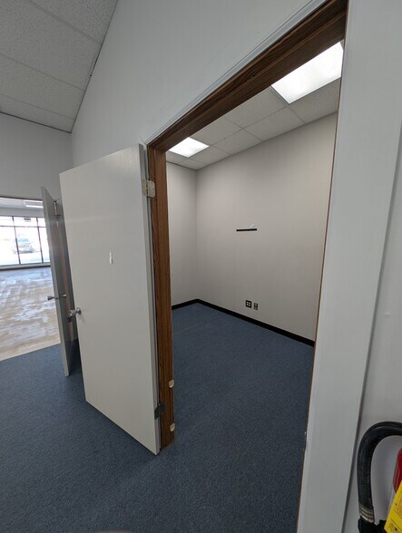 More Photos Of 3502-3530 W Willow Knolls Dr, Peoria Storefront For Lease