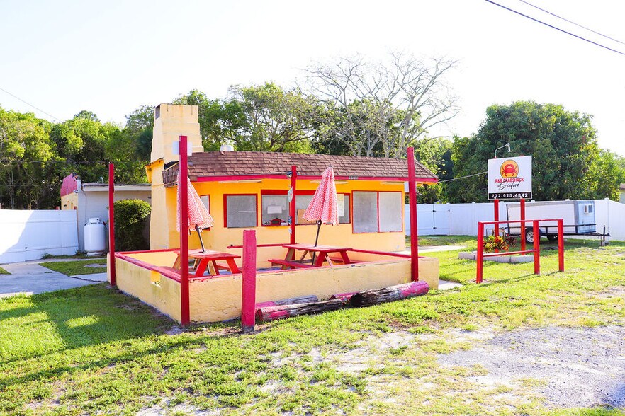 More Photos Of 4410 38th Ave, Vero Beach Multifamily For Sale