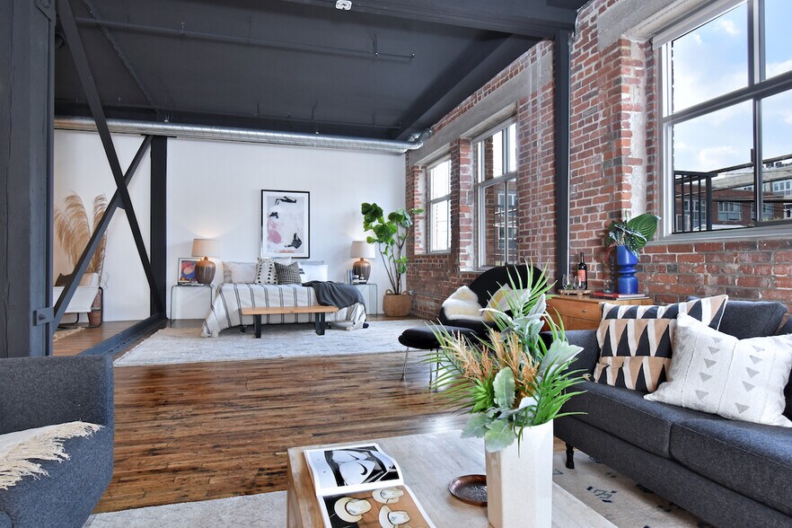 More Photos Of 500-530 Molino St, Los Angeles Office For Sale