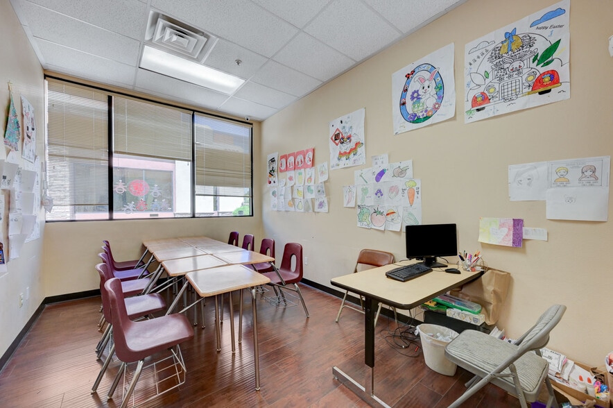 More Photos Of 6284 Spring Mountain Rd, Las Vegas Office For Sale