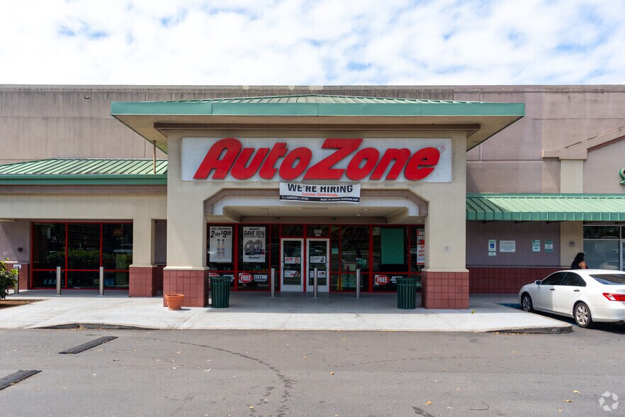 More Photos Of 4561 Salt Lake Blvd, Honolulu Freestanding For Sale