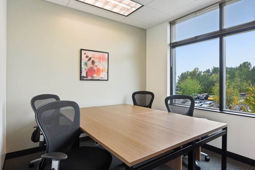 More Photos Of 2219 Rimland Dr, Bellingham Office For Lease