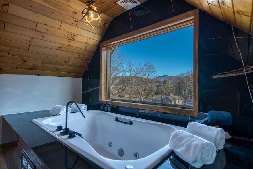 More Photos Of 218 NY-296, Windham Hotel For Sale