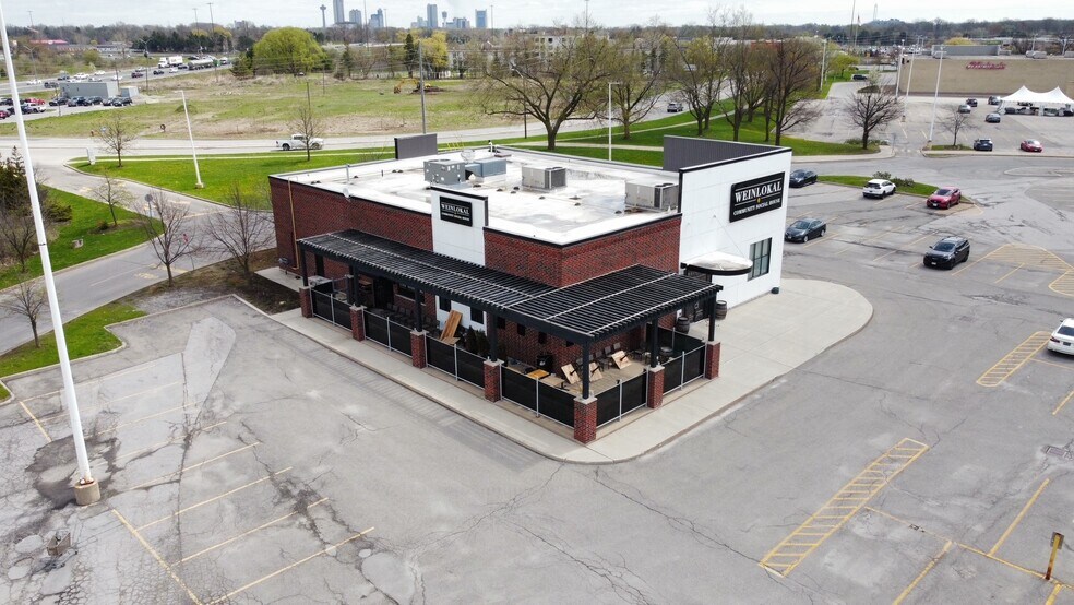 More Photos Of 7555 Montrose Rd, Niagara Falls Unknown For Lease