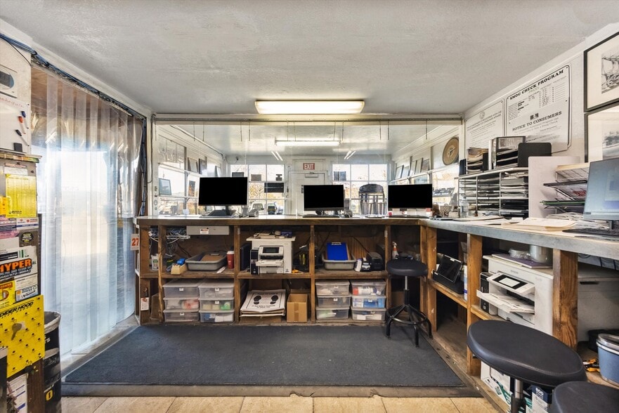 More Photos Of 230 E Tehachapi Blvd, Tehachapi General Retail For Sale