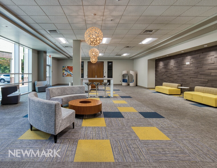 More Photos Of 950 Iron Point Rd, Folsom Office For Lease