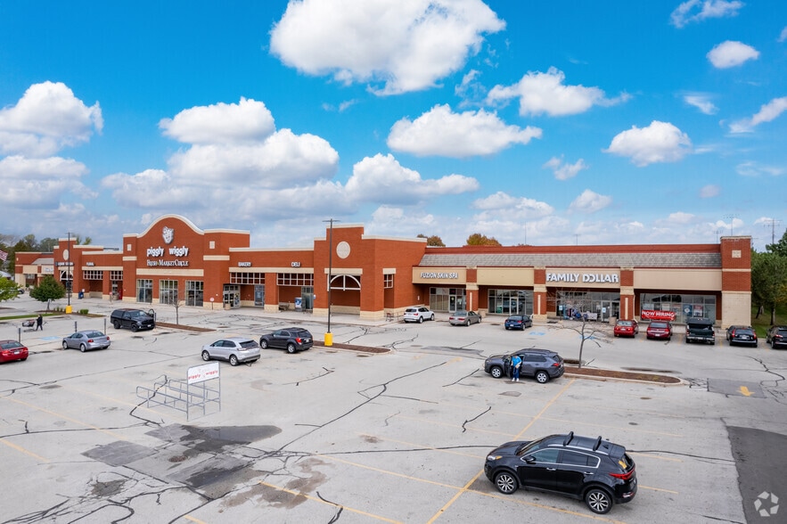 More Photos Of 2817 N 15th St, Sheboygan Supermarket For Lease