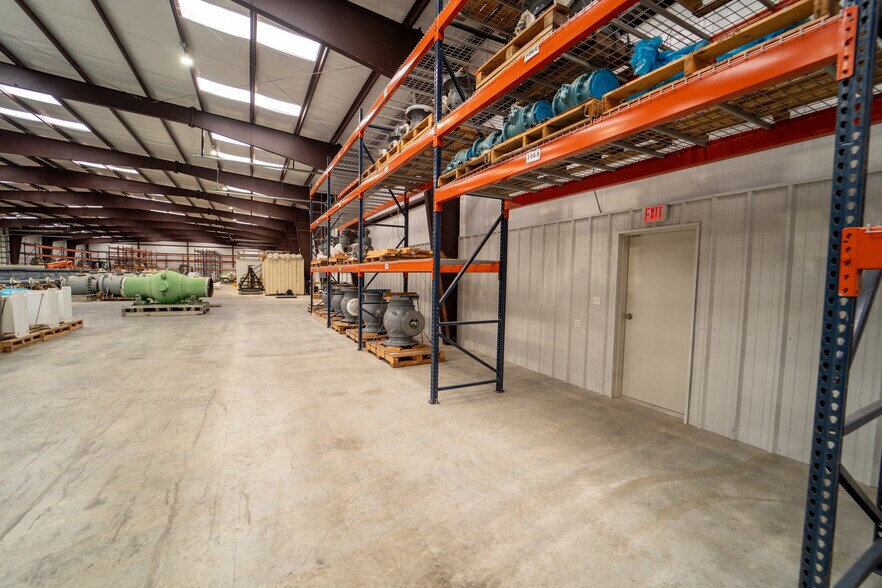 More Photos Of 236 Industrial Park Dr, Victoria Warehouse For Lease