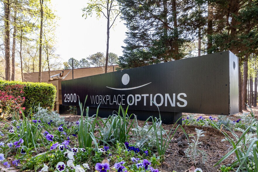 More Photos Of 2900 Highwoods Blvd, Raleigh Office For Lease