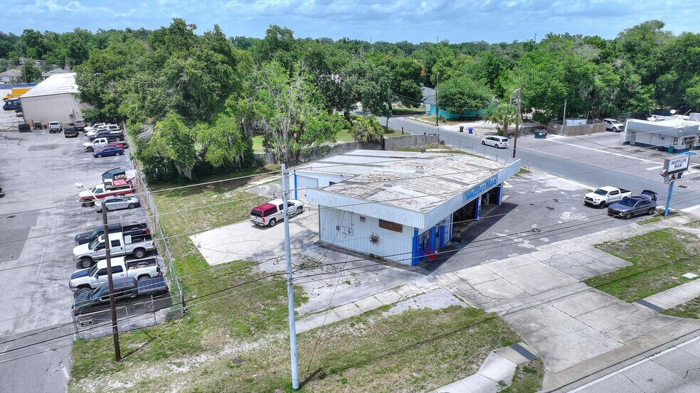 More Photos Of 905 W Memorial Blvd, Lakeland Auto Repair For Sale