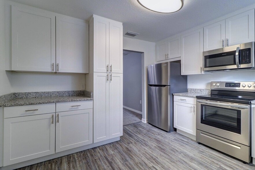 More Photos Of 7011 San Ramon Pl, Tampa Apartments For Sale