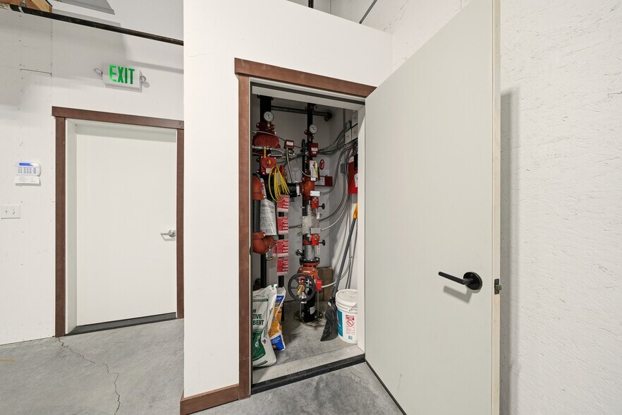 More Photos Of 1408 N Jackrabbit Ln, Belgrade Office For Sale