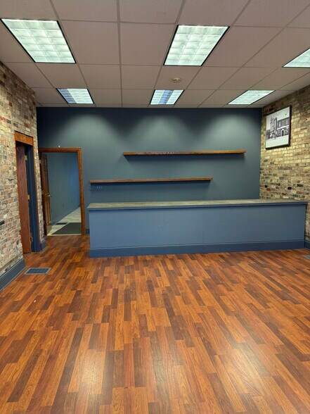 More Photos Of 700 S Main St, Elkhart Storefront Retail Residential For Lease