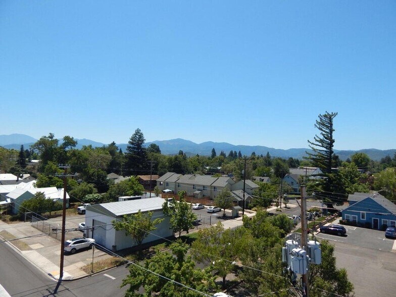 More Photos Of 327 S Fir St, Medford Warehouse For Sale