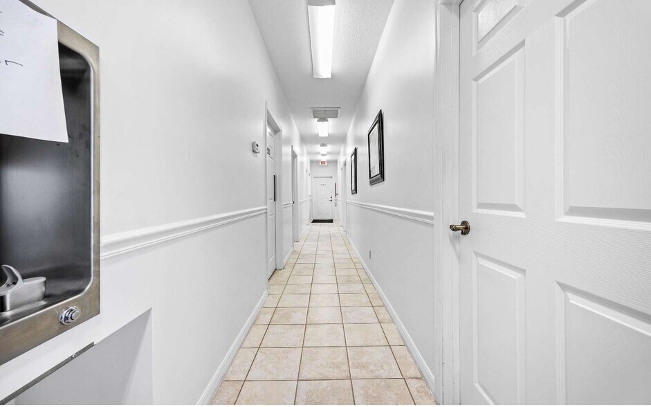 More Photos Of 1720 N Ohio Ave, Live Oak Office For Sale