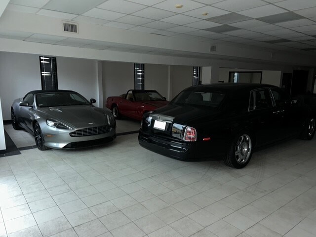 More Photos Of 5626 Star Ln, Houston Auto Dealership For Lease