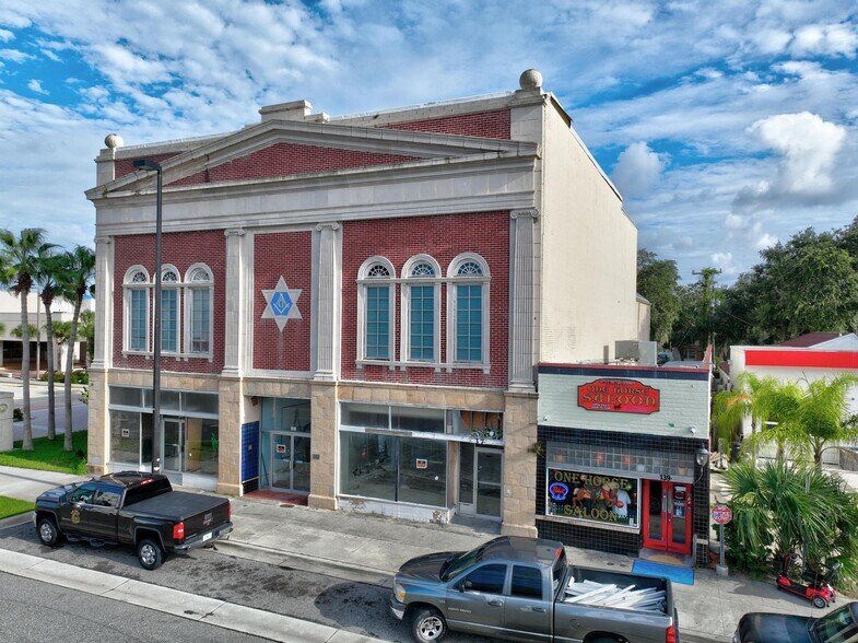 More Photos Of 135 Orange Ave, Daytona Beach Storefront For Sale