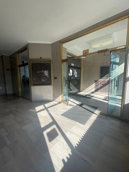 More Photos Of 106 S Main St, Butler Office For Lease