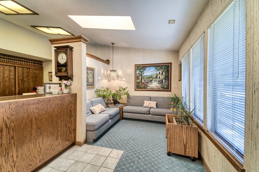 More Photos Of 1408 Live Oak Blvd, Yuba City Office For Sale