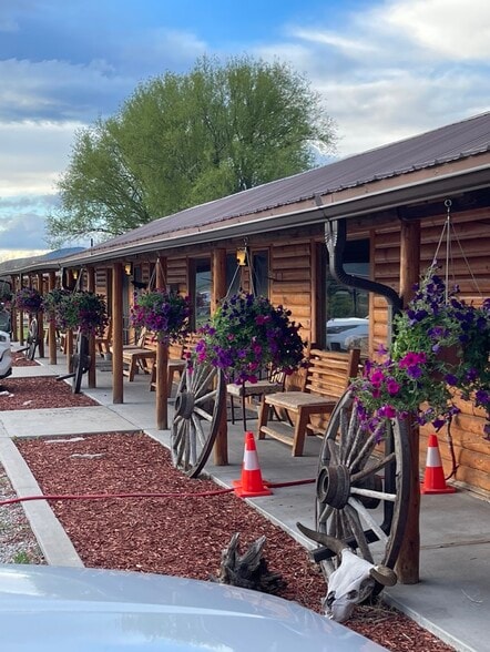 More Photos Of 540 N Main St, Melrose Hotel For Sale