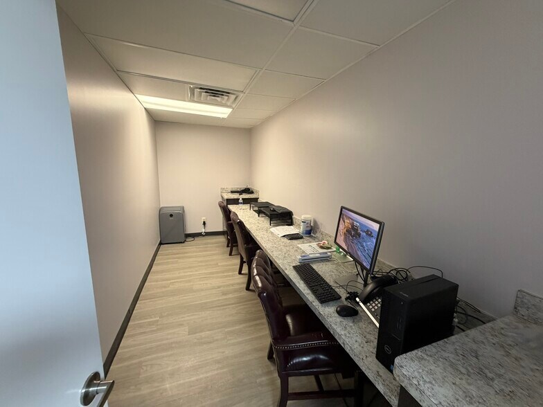 More Photos Of 5703 Martin Luther King Blvd, Houston Medical For Sale