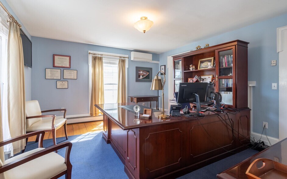 More Photos Of 110 Chapel St, Portsmouth Office For Lease