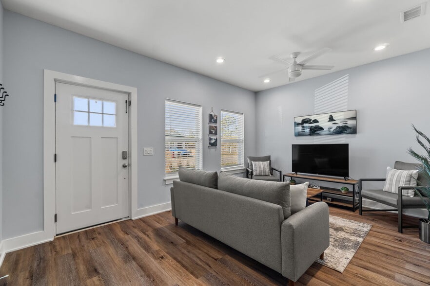 More Photos Of 2906 Sarah Jean Ct, Panama City Manufactured Housing Mobile Home Park For Sale